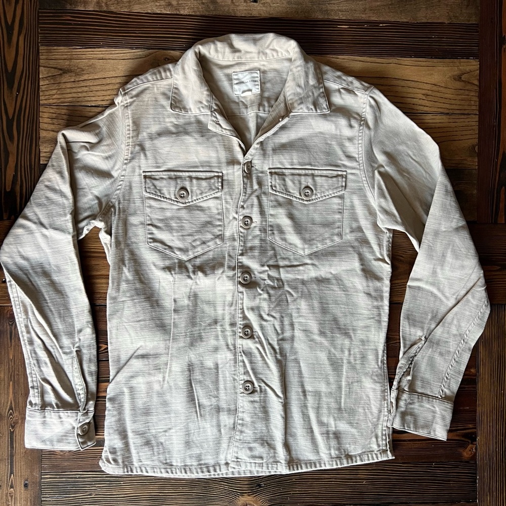 AMERICAN EAGLE • AE tan button shacket oversized lightweight neutral layer chic